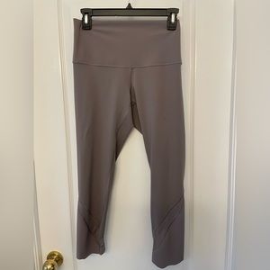 Lululemon Wunder Under HR Crop 23 *, size 8, great condition